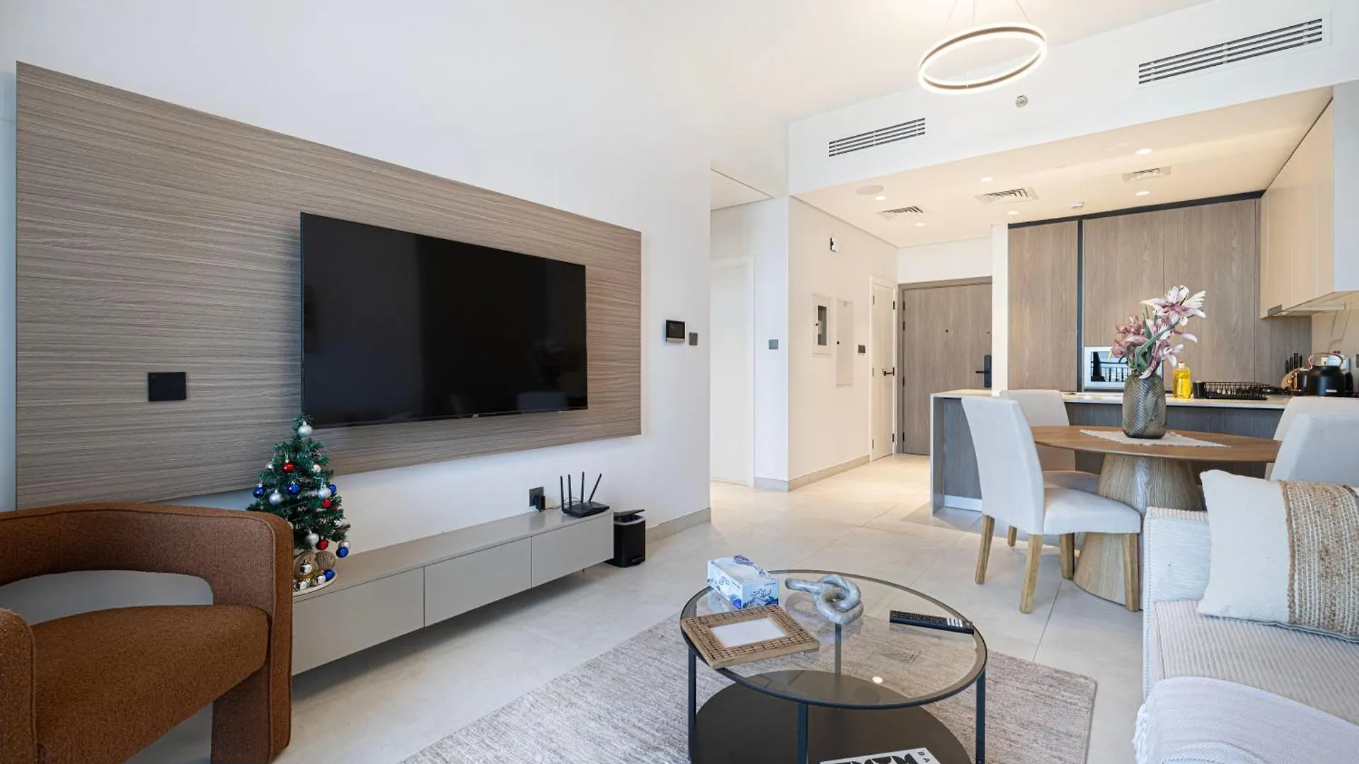 Legacy By Sunrise - Top Amenities And Paddle Court Dubai Apartment