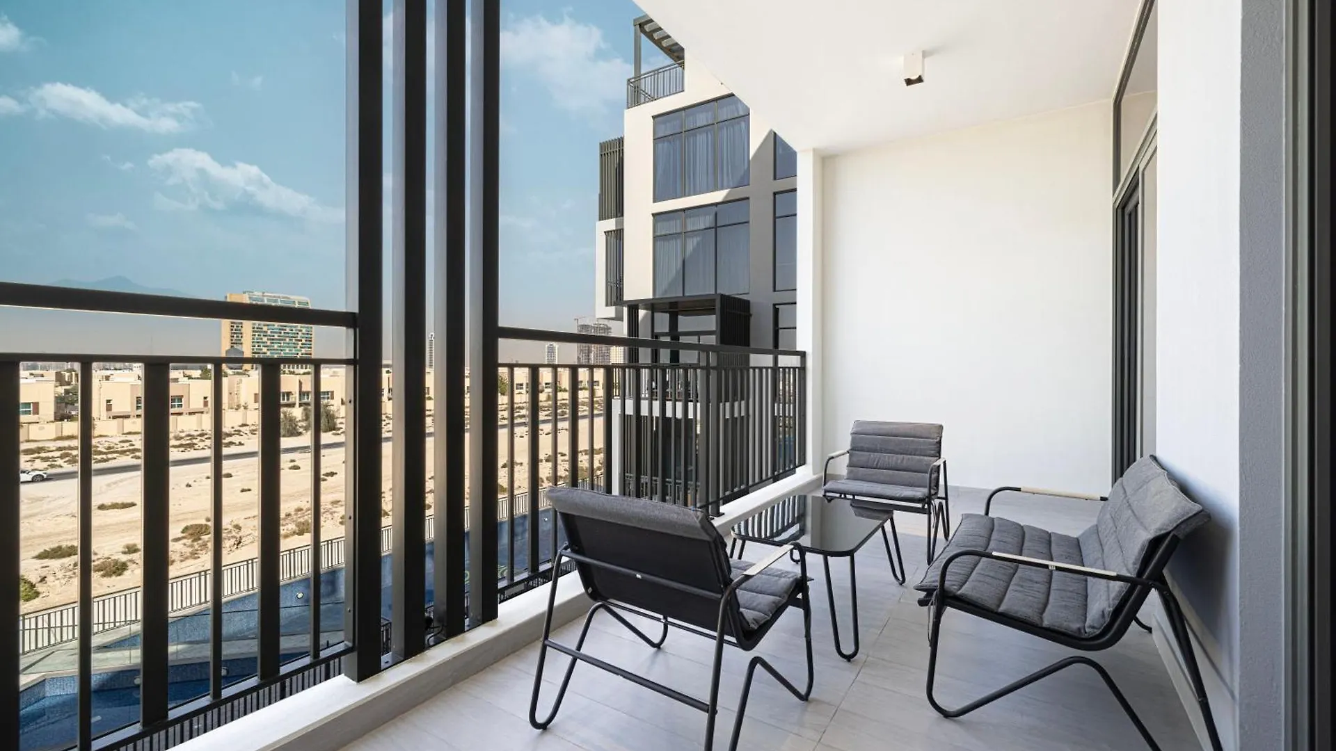 Legacy By Sunrise - Top Amenities And Paddle Court Dubai Apartment